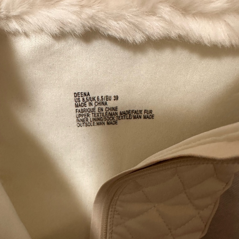 Chic White Quilted Women's Winter Boots - Picture 7 of 7